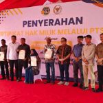 40 Sertifikat Tanah MBR Diserahkan, Komisi II DPR RI Pastikan Kepastian Hukum Sebelum Bedah Rumah